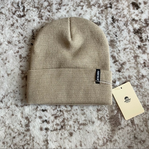 Beige beanie - Picture 1 of 3